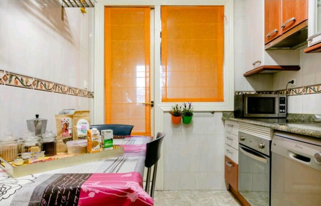 Nuestro Refugio - Casco Viejo Con Wifi Y Parking Gratuito- Leilighet Bilbao Eksteriør bilde